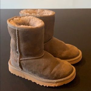 Kid Uggs tall in gray